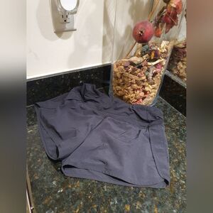 Lululemon Black speed up Shorts - Size 6